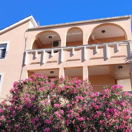 Apartments Eufemija Novalja Exterior foto